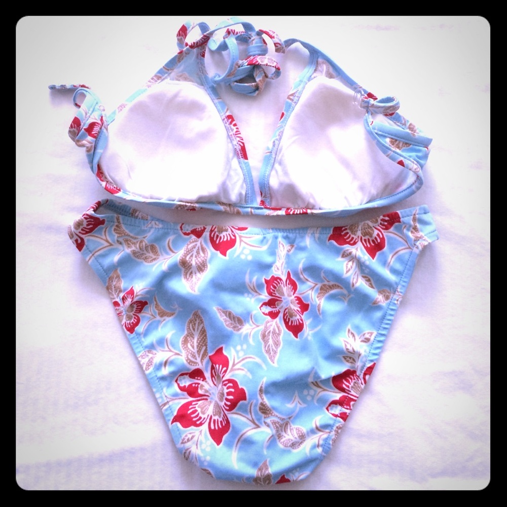 Cute triangle Bikini - Picture 2 of 3